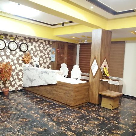 Hotel Golden City Vadodara Eksteriør billede