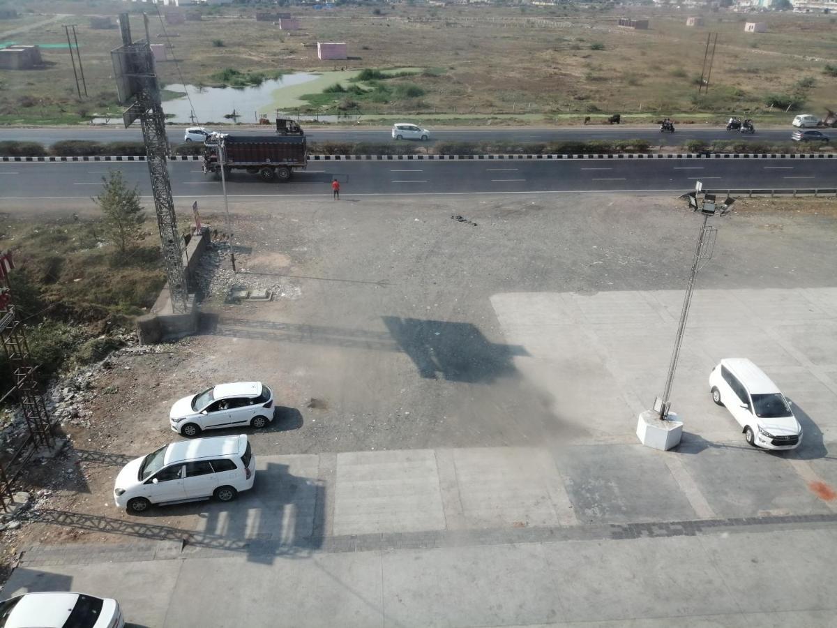 Hotel Golden City Vadodara Eksteriør billede