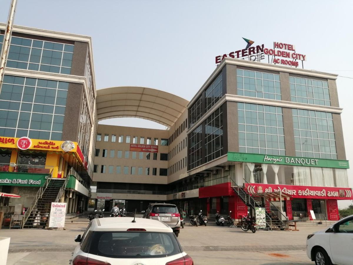 Hotel Golden City Vadodara Eksteriør billede