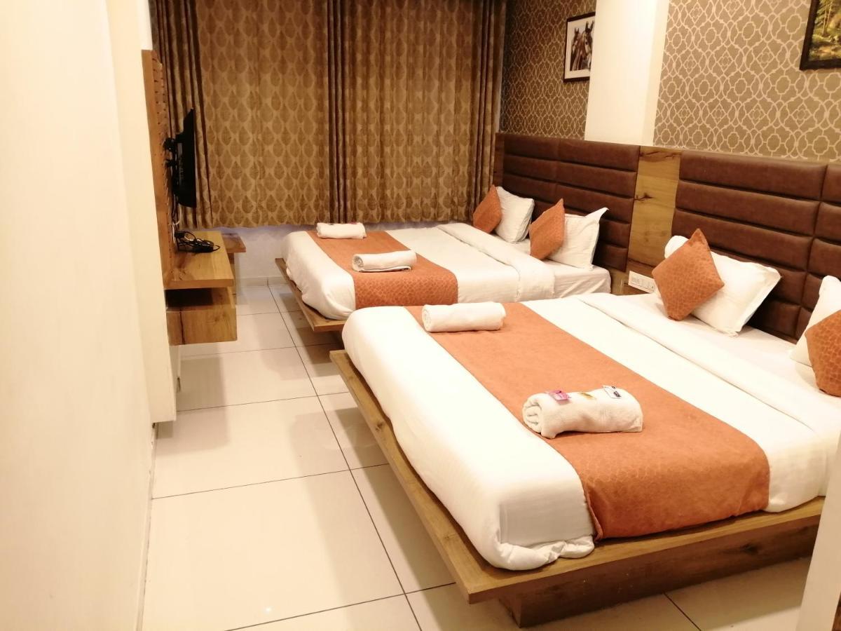 Hotel Golden City Vadodara Eksteriør billede