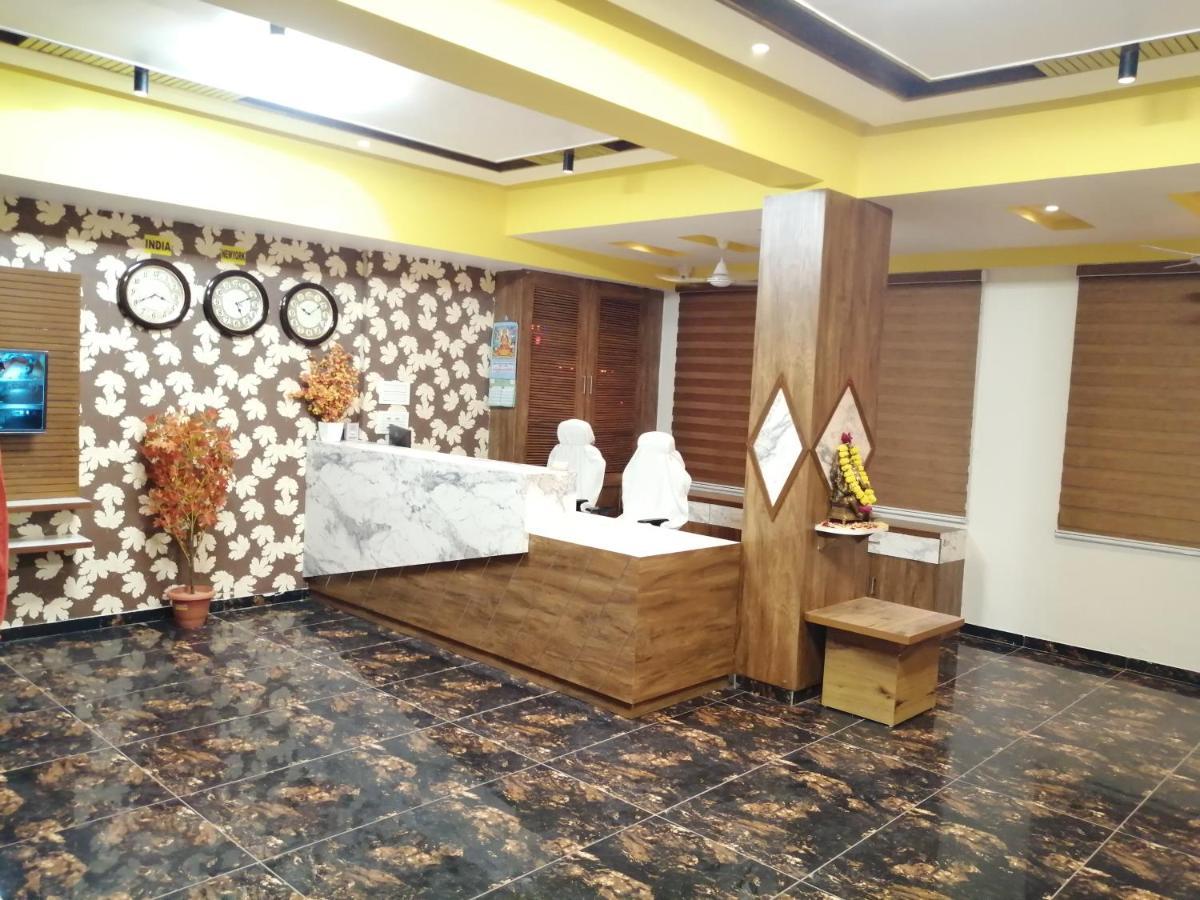 Hotel Golden City Vadodara Eksteriør billede